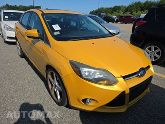 2012 Ford Focus Titanium Sedan – miniatura 3