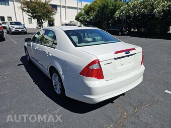 2012 Ford Fusion S – miniatura 2