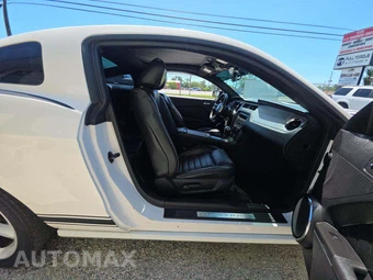 2012 Ford Mustang GT Premium Coupe – miniatura 17