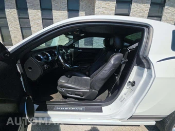2012 Ford Mustang GT Premium Coupe – miniatura 6