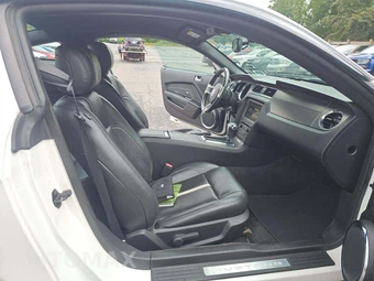 2012 Ford Mustang GT Premium Coupe - miniatura 12