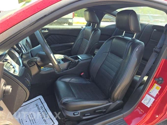 2012 Ford Mustang GT Premium Coupe - miniatura 3