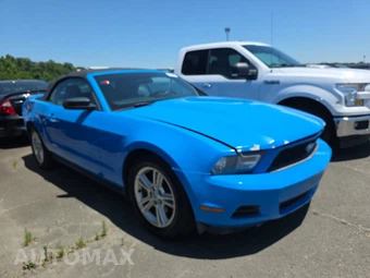 2012 Ford Mustang V6 Convertible – miniatura 3