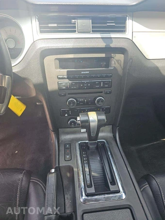 2012 Ford Mustang V6 Premium Coupe – miniatura 7