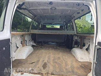 2012 Ford Super Duty E-350 Commercial Cargo Van 138.0" WB - miniatura 14