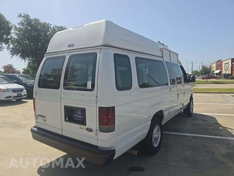 2012 Ford Super Duty E-350 Commercial Cargo Van 138.0" WB - miniatura 3