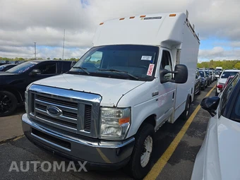 2012 Ford Super Duty E-350 Cutaway