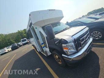 2012 Ford Super Duty E-350 Cutaway DRW – miniatura 3