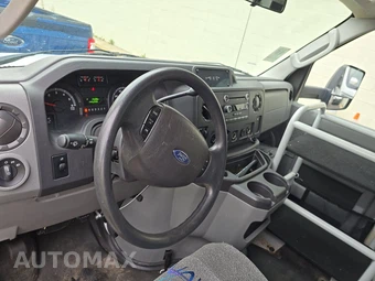2012 Ford Super Duty E-350 Cutaway DRW – miniatura 11