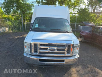 2012 Ford Super Duty E-350 Cutaway DRW – miniatura 2