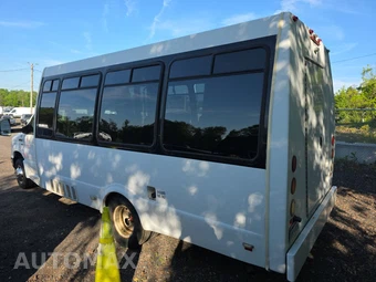 2012 Ford Super Duty E-350 Cutaway DRW – miniatura 6