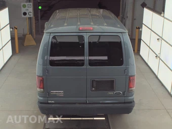 2012 Ford Super Duty E-350 Wagon XL 138.0" WB - miniatura 5