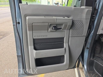 2012 Ford Super Duty E-350 Wagon XL 138.0" WB - miniatura 9