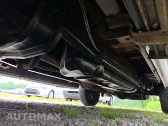 2012 Ford Super Duty E-350 Wagon XL 138.0" WB - miniatura 4