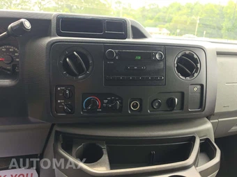2012 Ford Super Duty E-350 Wagon XL 138.0" WB - miniatura 7