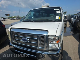 2012 Ford Super Duty E-350 Wagon XLT 138.0" WB – miniatura 2