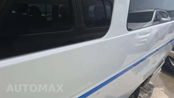 2012 Ford Super Duty E-350 Wagon XLT 138.0" WB – miniatura 37