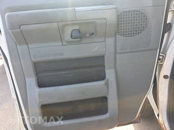 2012 Ford Super Duty E-350 Wagon XLT 138.0" WB – miniatura 9