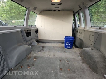 2012 Ford Super Duty E-350 Wagon XLT 138.0" WB – miniatura 16