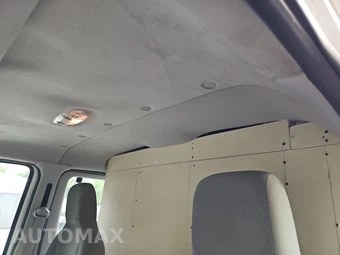 2012 Ford Super Duty E-350 Wagon XLT 138.0" WB – miniatura 17