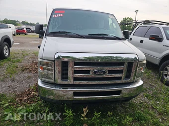 2012 Ford Super Duty E-350 Wagon XLT 138.0" WB – miniatura 2