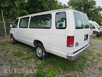 2012 Ford Super Duty E-350 Wagon XLT 138.0" WB – miniatura 6