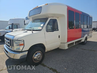 2012 Ford Super Duty E-450 Cutaway DRW