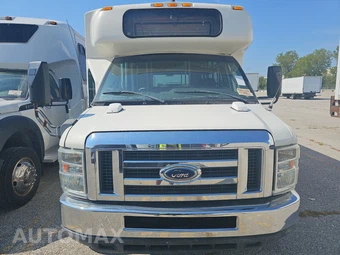 2012 Ford Super Duty E-450 Cutaway DRW - miniatura 2