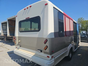 2012 Ford Super Duty E-450 Cutaway DRW - miniatura 4