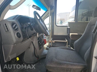 2012 Ford Super Duty E-450 Cutaway DRW - miniatura 7