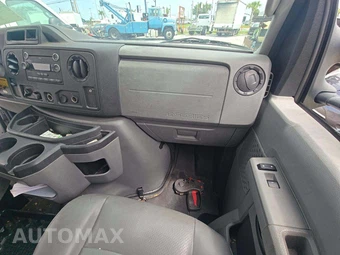 2012 Ford Super Duty E-450 Cutaway DRW – miniatura 16