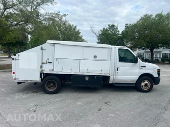 2012 Ford Super Duty E-450 Cutaway DRW – miniatura 6