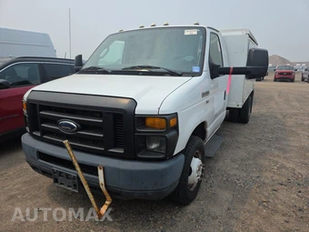 2012 Ford Super Duty E-450 Cutaway DRW
