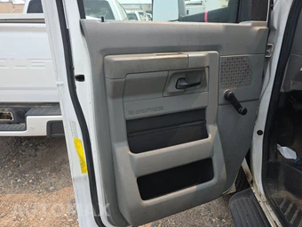 2012 Ford Super Duty E-450 Cutaway DRW - miniatura 9