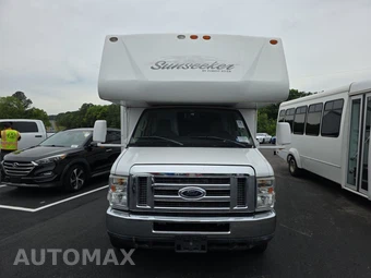 2012 Ford Super Duty E-450 Cutaway DRW - miniatura 2