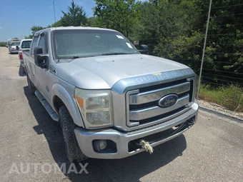 2012 Ford Super Duty F-250 Lariat Crew Cab Medium Bed - miniatura 3