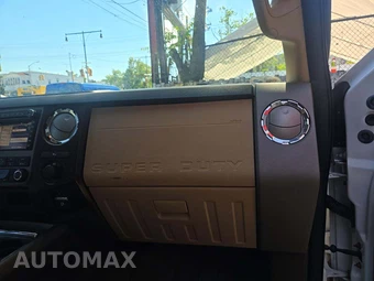 2012 Ford Super Duty F-250 Lariat Crew Cab Medium Bed - miniatura 19