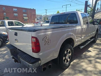 2012 Ford Super Duty F-250 Lariat Crew Cab Medium Bed - miniatura 3