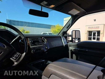 2012 Ford Super Duty F-250 Lariat Crew Cab Medium Bed - miniatura 10