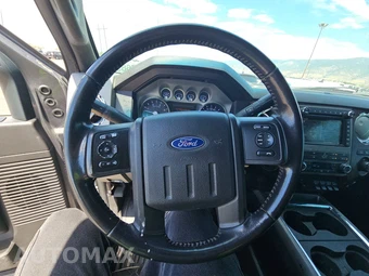 2012 Ford Super Duty F-250 Lariat Crew Cab Medium Bed - miniatura 10