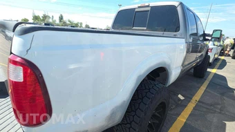2012 Ford Super Duty F-250 Lariat Crew Cab Medium Bed - miniatura 24