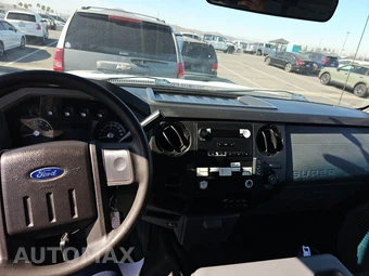2012 Ford Super Duty F-350 Cab Chassis XL Crew Cab - miniatura 11