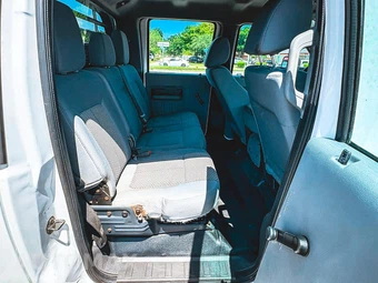 2012 Ford Super Duty F-350 Cab Chassis XL Crew Cab DRW - miniatura 15