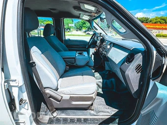 2012 Ford Super Duty F-350 Cab Chassis XL Crew Cab DRW - miniatura 17