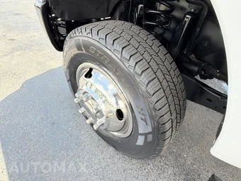 2012 Ford Super Duty F-350 Cab Chassis XL Extended Cab w/Rear Doors DRW - miniatura 11