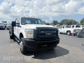 2012 Ford Super Duty F-350 Cab Chassis XL Extended Cab w/Rear Doors DRW - miniatura 3
