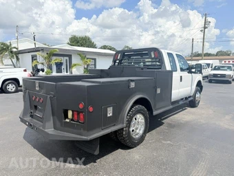 2012 Ford Super Duty F-350 Cab Chassis XL Extended Cab w/Rear Doors DRW - miniatura 5