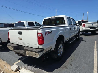2012 Ford Super Duty F-350 Lariat Crew Cab Medium Bed - miniatura 3
