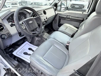 2012 Ford Super Duty F-450 Cab Chassis XL Crew Cab DRW - miniatura 13