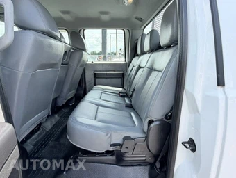 2012 Ford Super Duty F-450 Cab Chassis XL Crew Cab DRW - miniatura 17